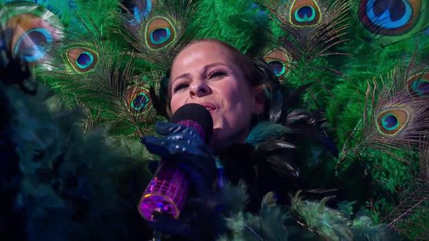 Pastora Soler y su Pavo Real se quedan sin final de 'Mask Singer' pero dejan la actuación de la noche