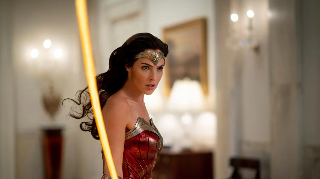 Wonder Woman 1984», la última bala para salvar los cines