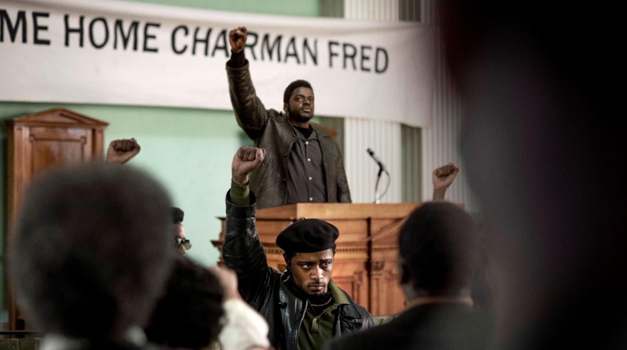 Daniel Kaluuya (arriba) como Fred Hampton y LaKeith Stanfield (abajo) como William O'Neal, durante una escena de la película «Judas and the Black Messiah», una de las más esperadas de Sundance 2021