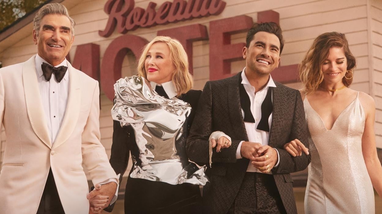 «Schitt’s Creek», la gran baza en los Globos de Oro nacida en la televisión en abierto