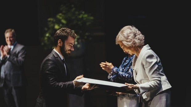 La fotografía del concursante más longevo de 'Pasapalabra' junto a la Reina Sofía