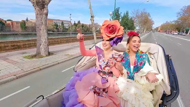 Chenoa y La Terremoto se visten de flamenca y montan una Feria particular en Sevilla