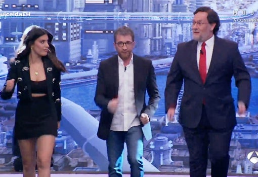 Dulceida, Motos y Latre caracterizado como Rajoy