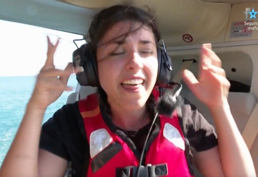 Lola, desatada, antes de saltar