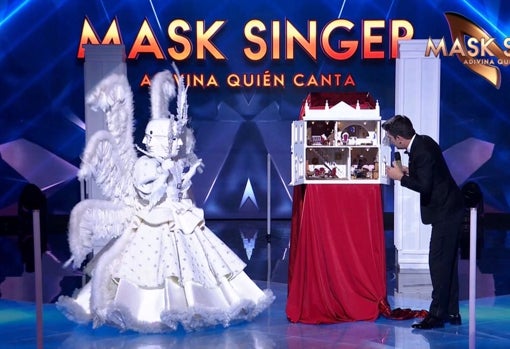 'Angel' ofreció como pista que de pequeña jugaba con casas de muñecas