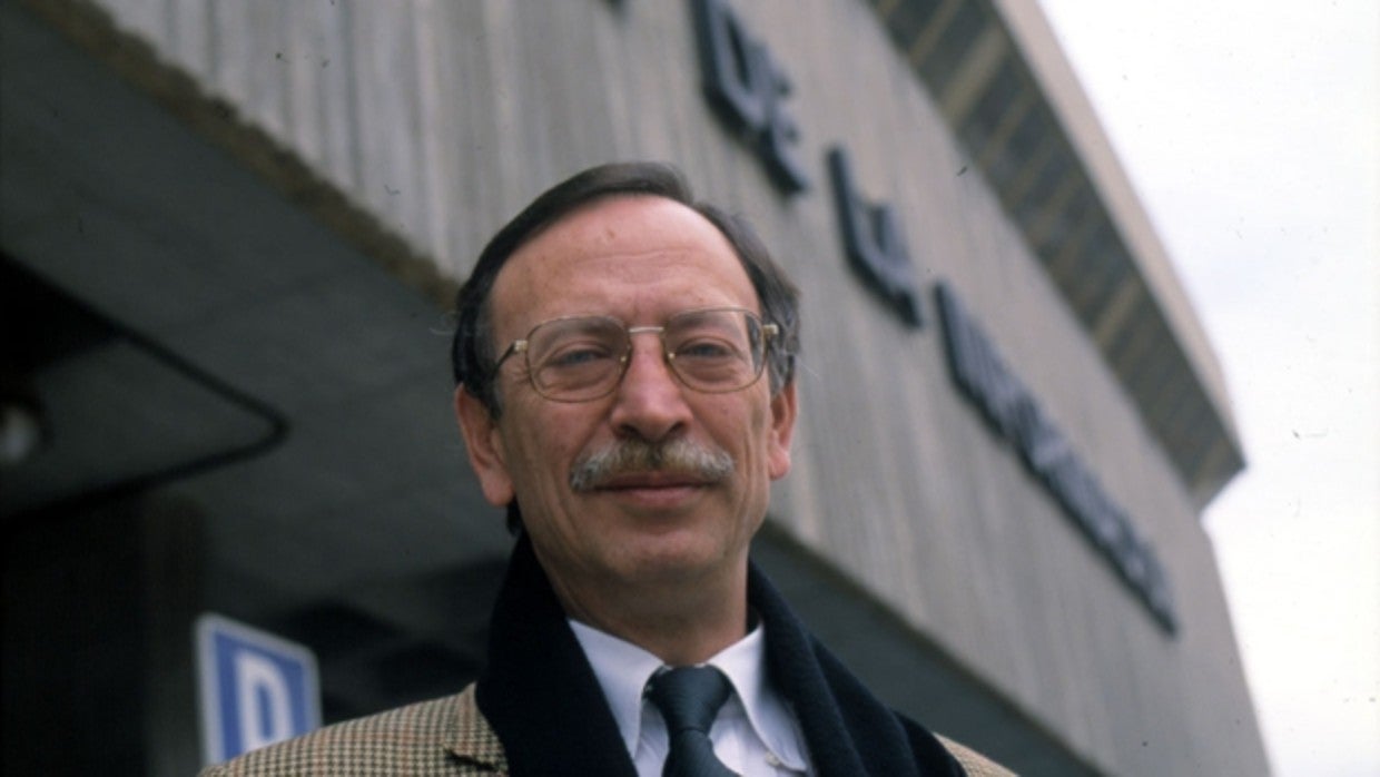 Enrique Bustamante, en los años que fue reclutado por Zapatero, en la Facultad de Ciencias de la Información de Madrid