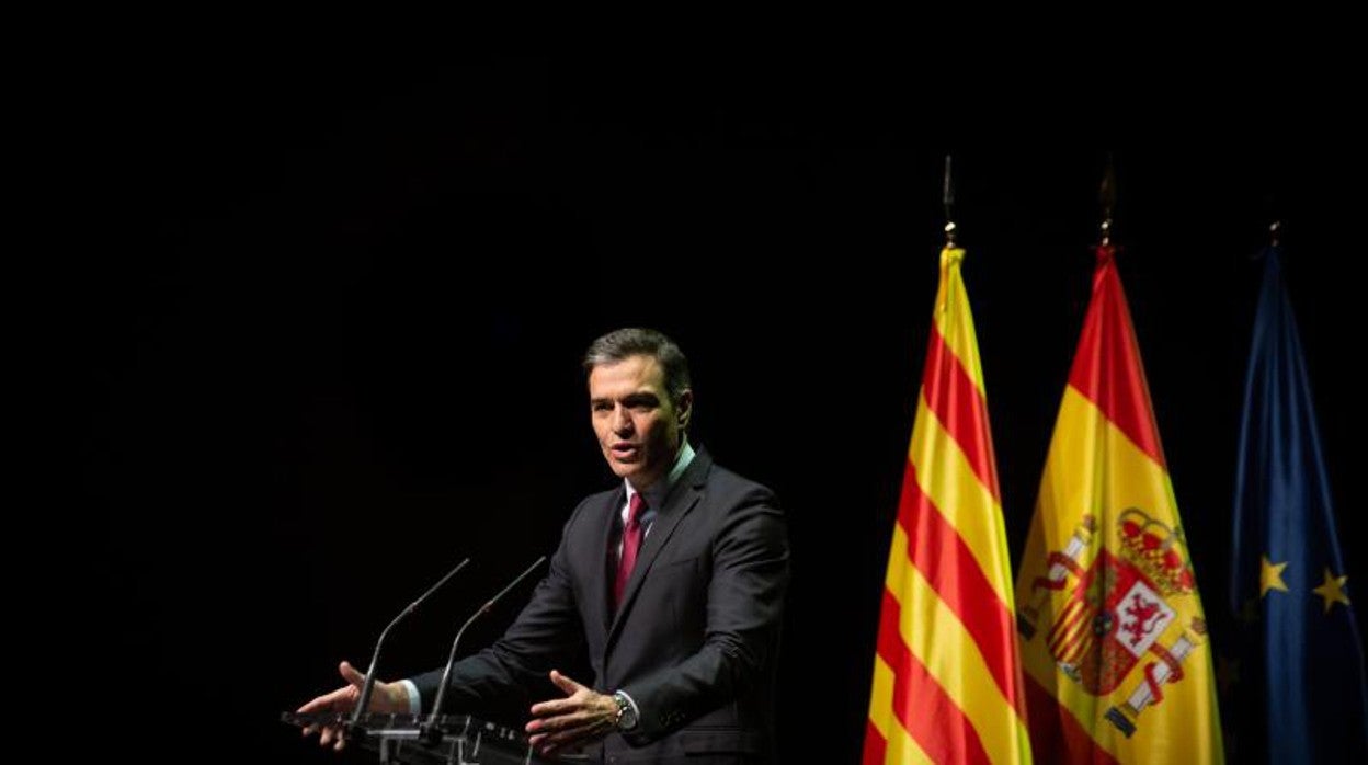 Pedro Sánchez anunció en el Liceo que el Gobierno aprobará los indultos a los presos del 1-O