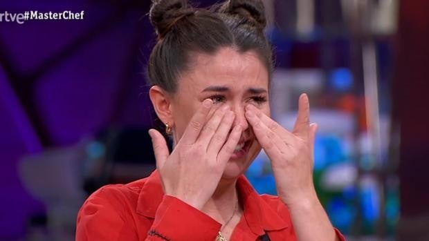 Ofelia, feliz y a lágrima viva, expulsada de 'Masterchef' antes de la final