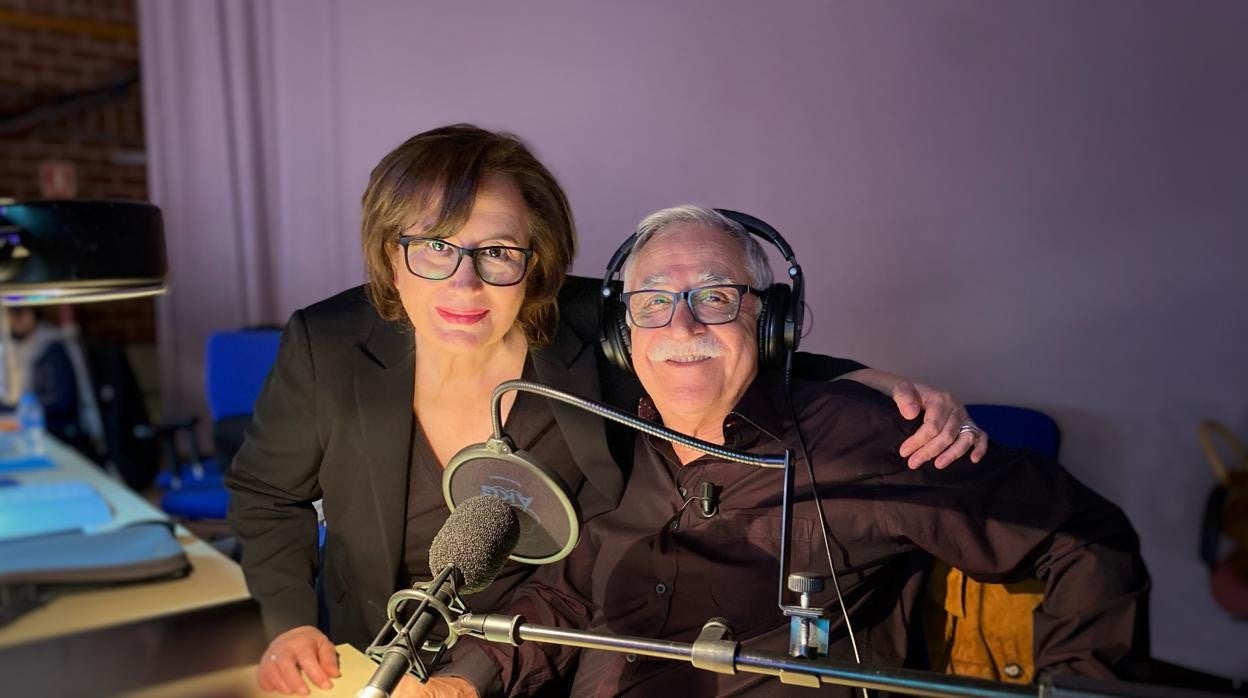 Elisenda Roca junto a Juanjo Cardenal