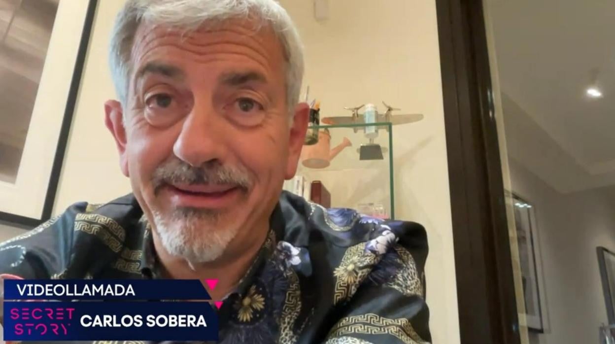 Carlos Sobera, en su casa, durante la última gala de 'Secret Story'