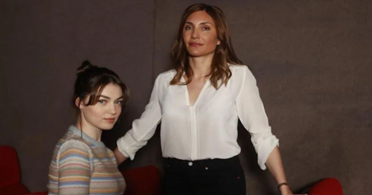 Anamaria Vartolomei y Audrey Diwan, protagonista y directora de 'El acontecimiento'