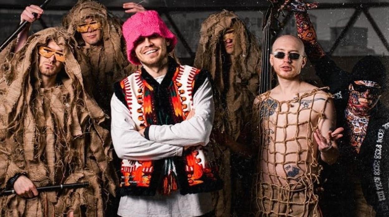 Los integrantes de Kalush Orchestra, el grupo de rap con el que Ucrania podría ganar Eurovisión 2022