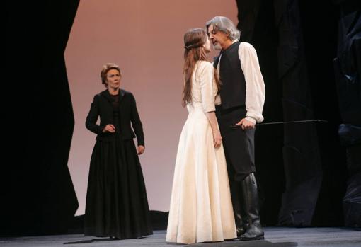 Chete Lera protagonizó la obra de teatro 'Cara de plata', de Valle-Inclán, junto a Bárbara Goenaga y Susi Sánchez