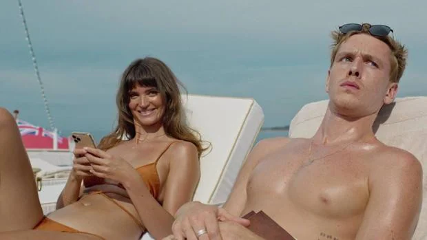 Ruben Östlund trastorna la seriedad de Cannes con la divertida 'Sin filtro'
