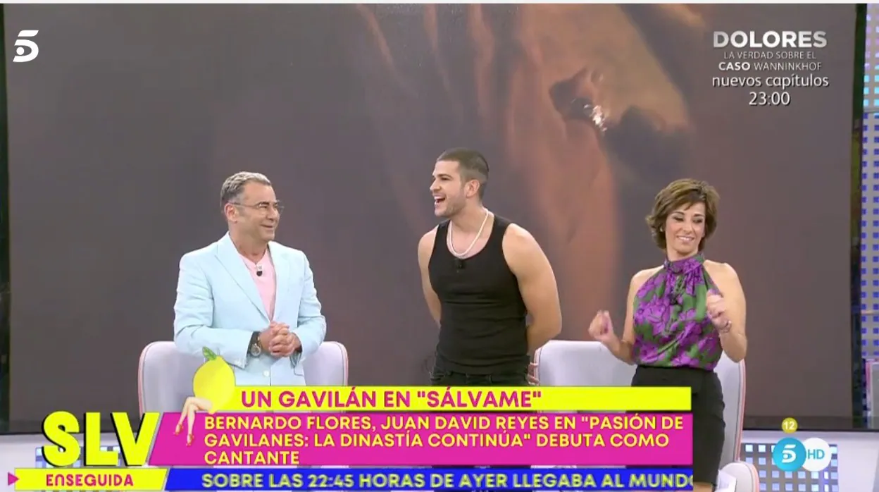 Jorge Javier Vázquez, Adela González y el actor, Bernardo Flores, en 'Sálvame'.