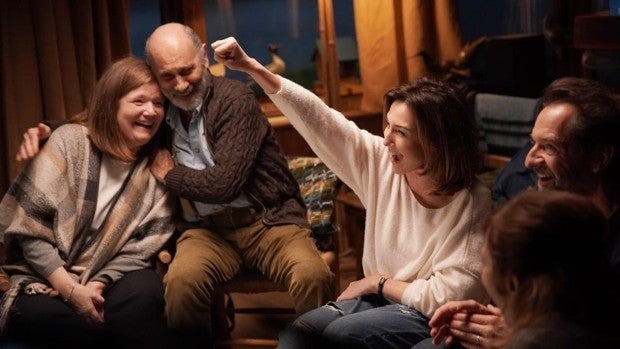 Crítica de 'Un lío inesperado': El globo pinchado de una familia feliz