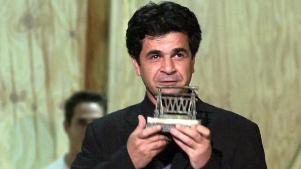 El cineasta iraní Jafar Panahi es condenado a seis años de prisión