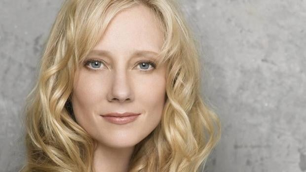 La actriz Anne Heche muere a los 53 años tras un accidente de coche y estar en coma