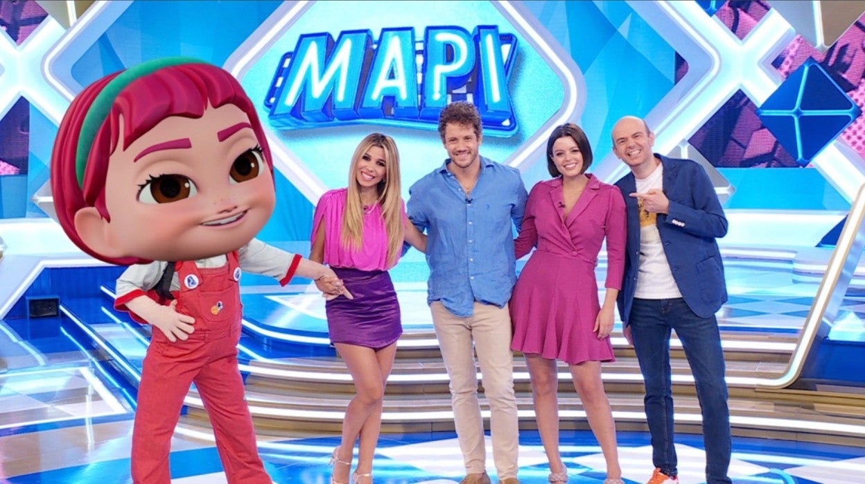 Jandro, 'Mapi' y los concursantes del programa.