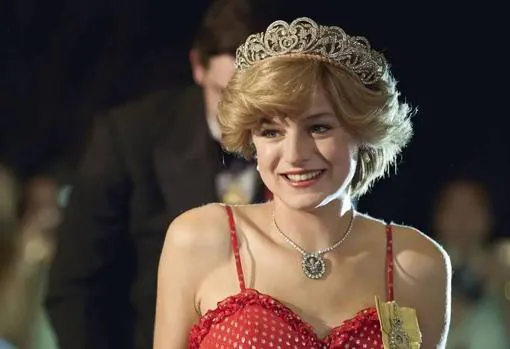 Emma Corrin interpreta a Lady Di en 'The Crown'