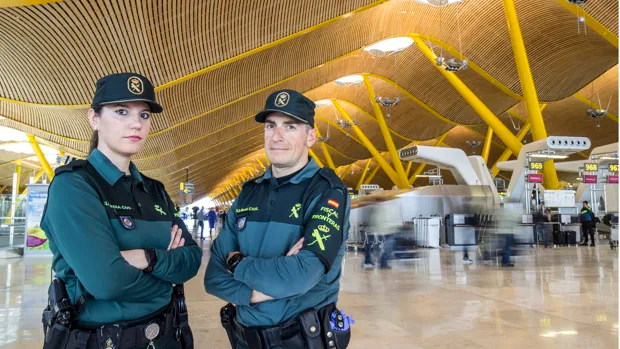Una agente de aduanas en el aeropuerto de Barajas cuenta cómo es su trabajo en 'Control de fronteras: España'