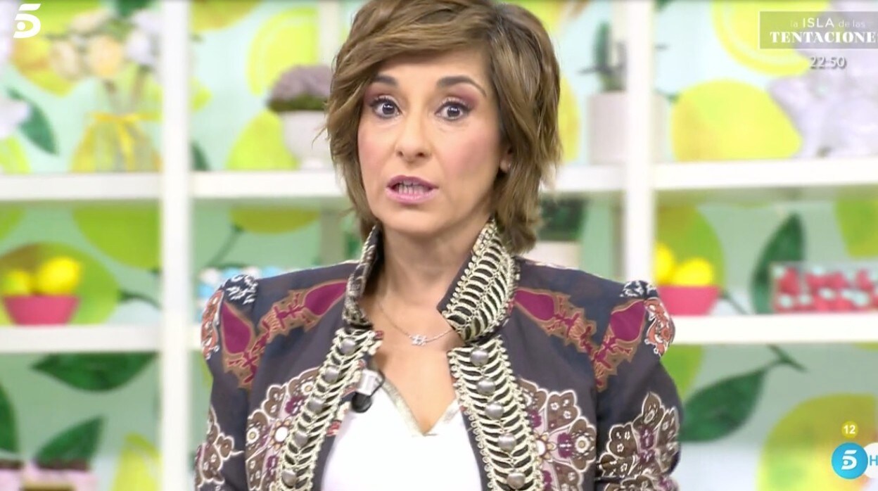 Adela González, presentadora de 'Sálvame', ha hablado de los polémicos audios