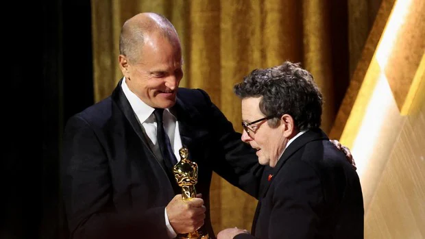 «Me vais a hacer temblar», la broma viral de Michael J. Fox tras recibir su Oscar honorífico