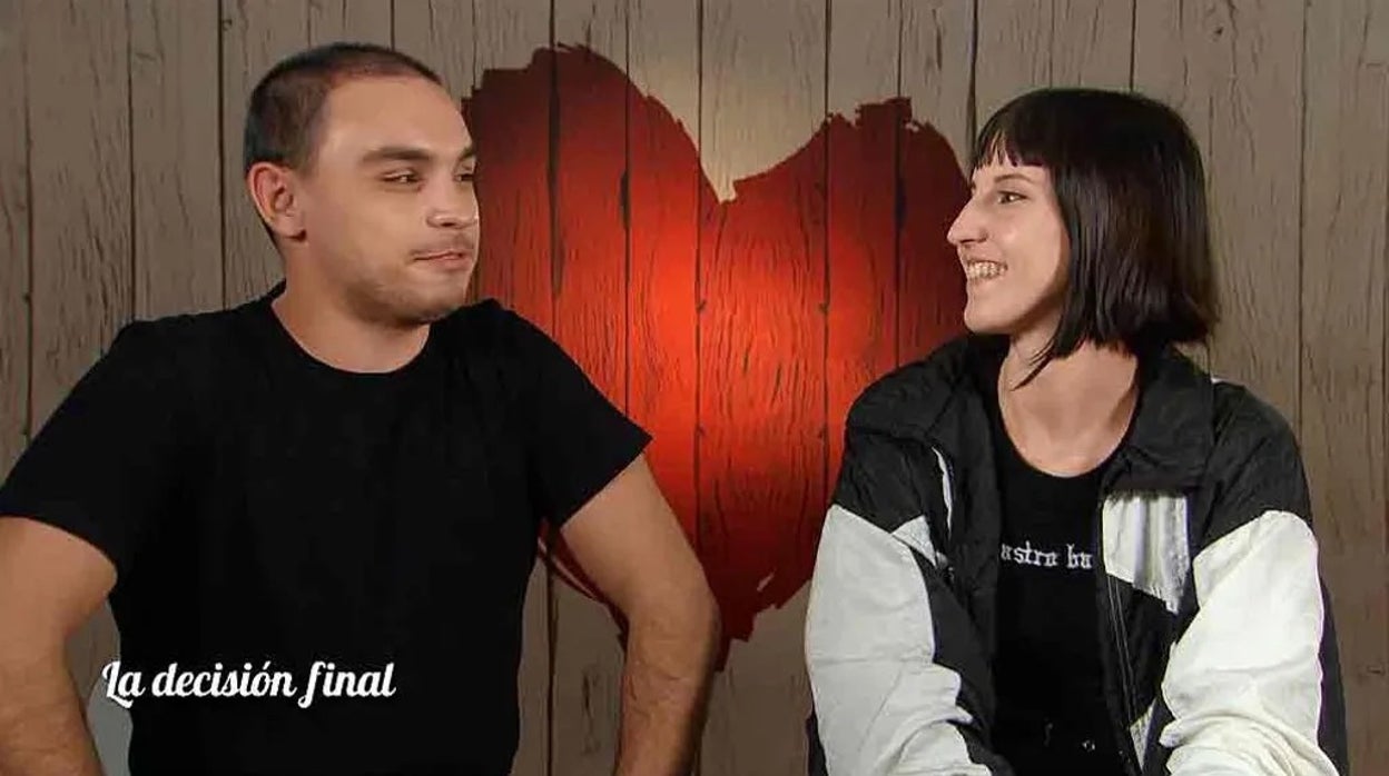 Oliver y Laura en 'First Dates'