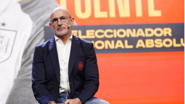 Luis de la Fuente: dónde jugó y por qué tiene un estadio a su nombre