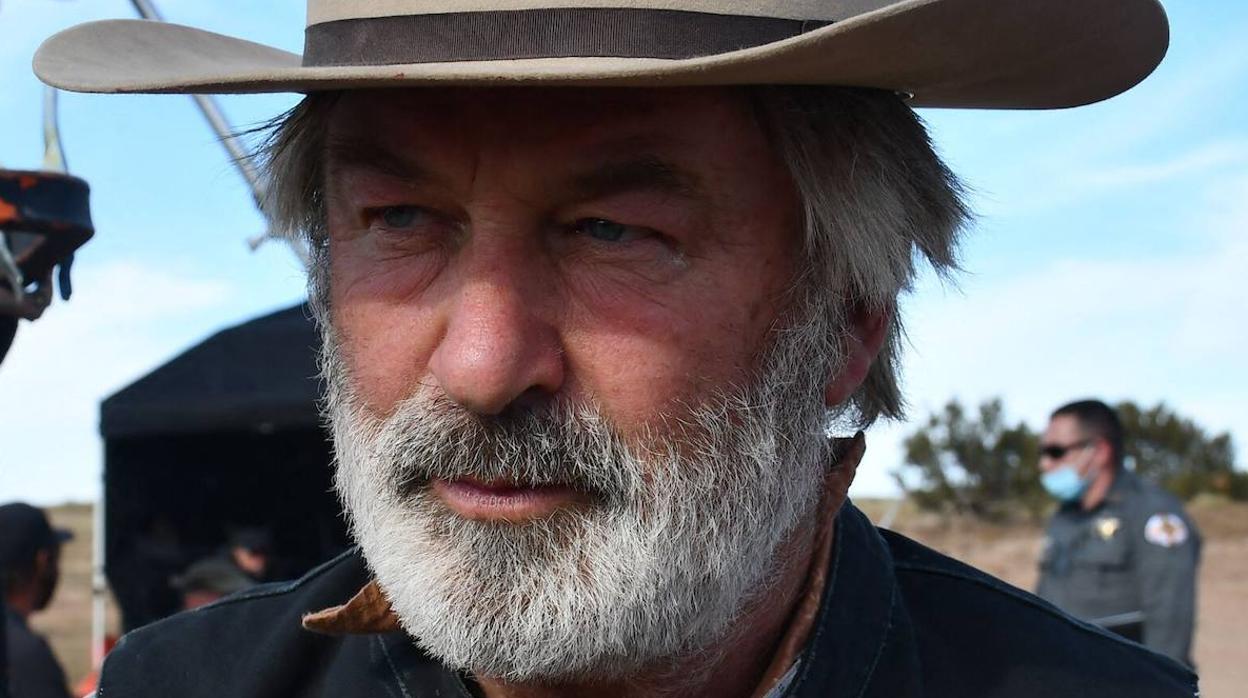 Alec Baldwin, acusado formalmente de homicidio involuntari por tiroteo