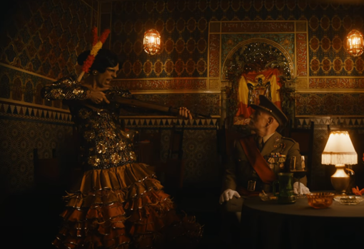 Samantha Hudson 'mata' a Francisco Franco en el videoclip de 'Por España'