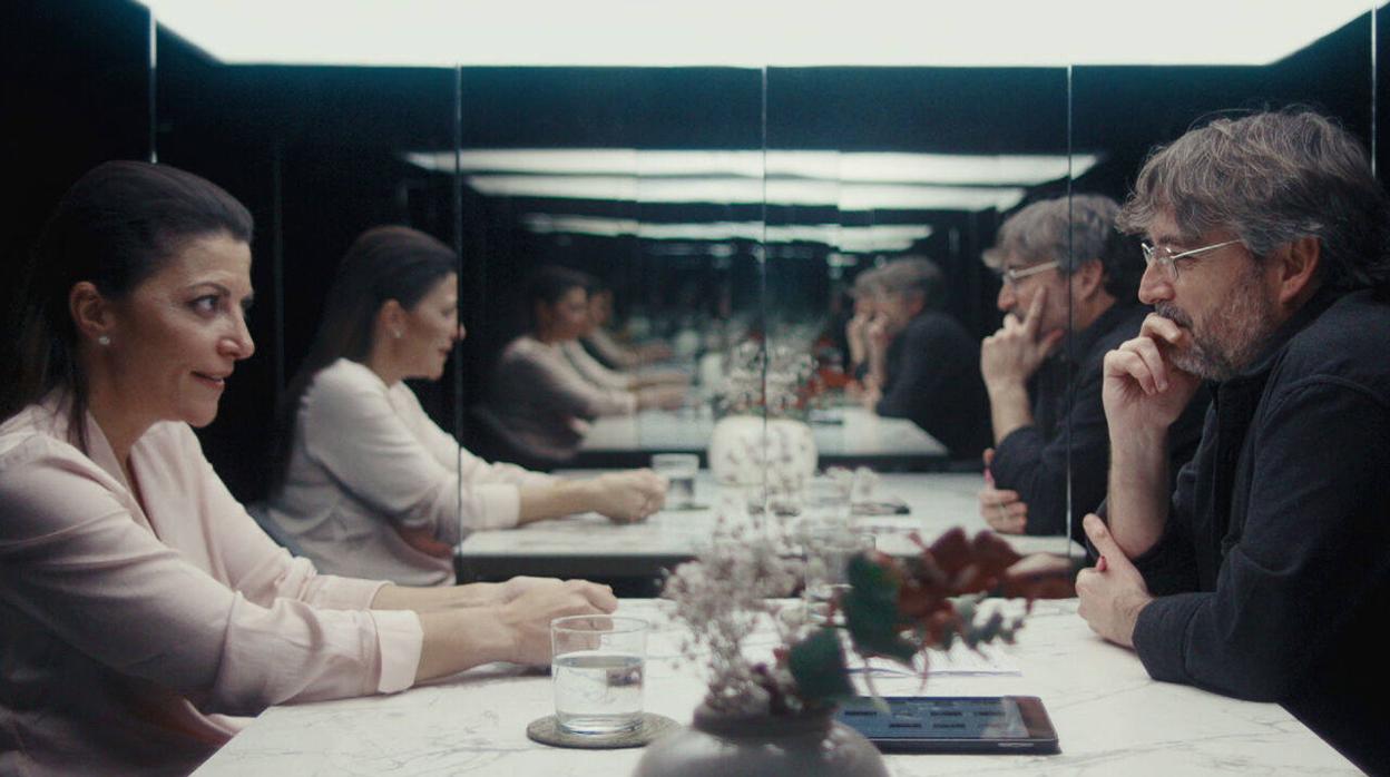 Macarena Olona y Jordi Évole