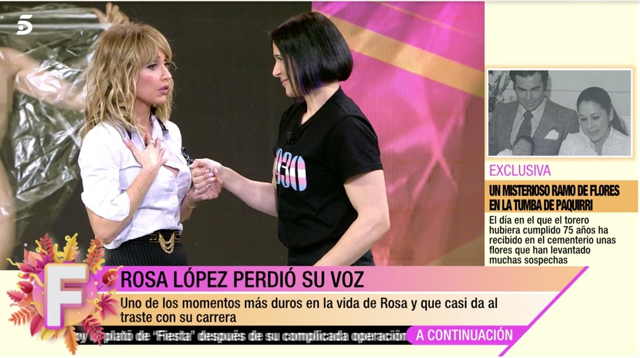Emma García, presentadora de 'Fiesta', junto a Rosa López.