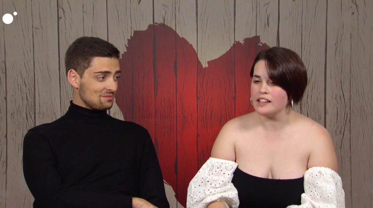 Álvaro y Mari Carmen, durante la decisión final en 'First Dates'.