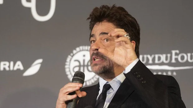 Benicio del Toro y el canto a la hispanidad de los premios Platino: «En Hollywood las historias no están diseñadas para las minorías»