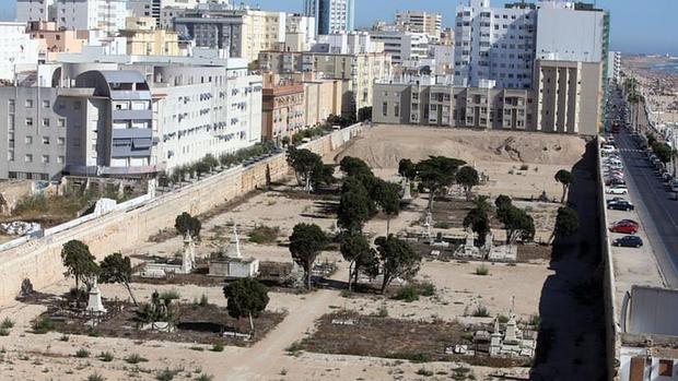 La Junta anuncia que las exhumaciones del Cementerio de Cádiz «no tardarán mucho»