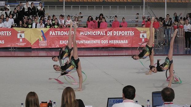 Gimnastas compitiendo en la edición del año pasado