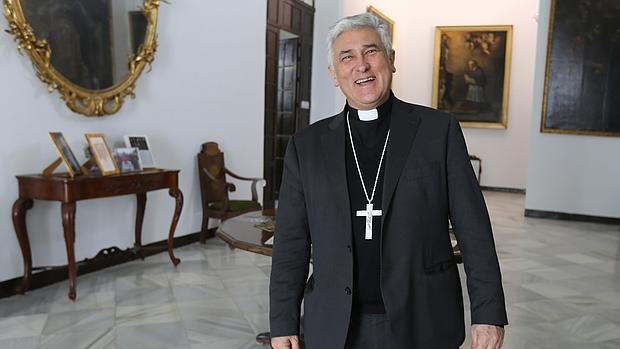 El obispo Rafael Zornoza inaugura la Semana de la Familia en la Catedral