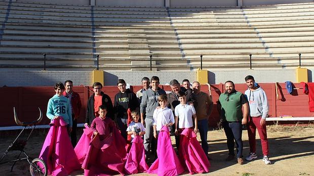 Los primeros alumnos de la escuela taurina El Gallo, de Morón de la Frontera