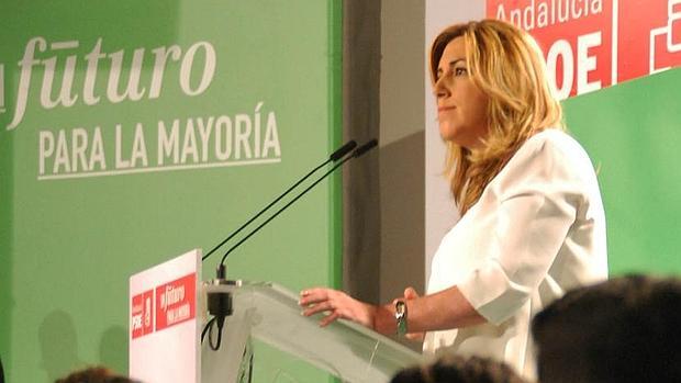 Susana Díaz se blinda para pedir el voto y esquiva las protestas de los exdelphi