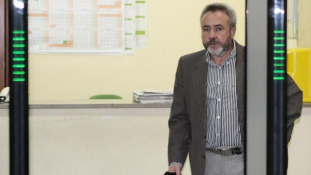 José Juan López, saliendo de una de sus comparecencias en los juzgados