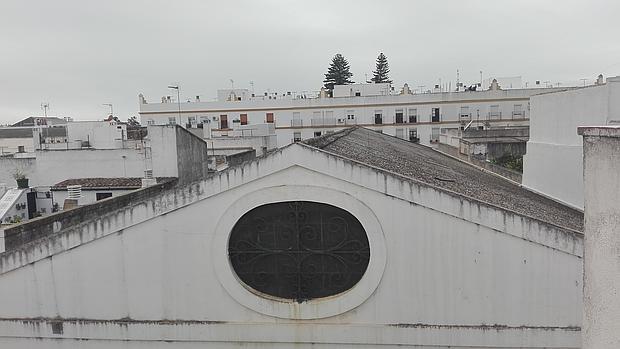 Techo de la bodega donde el niño jugaba cuando cedió y se precipitó