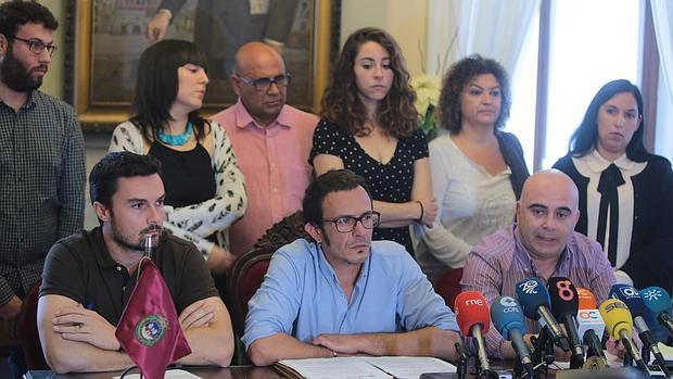 El alcalde publica su agenda y los sueldos de los ediles a los seis meses de anunciarlo