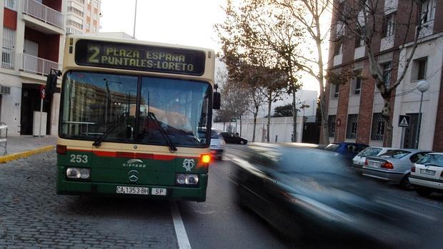 La Línea 2 de autobús recupera su trayecto original