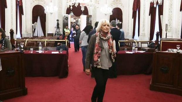 Teófila Martínez sale del Pleno para representar a Cádiz en la entrega del Premio Libertad