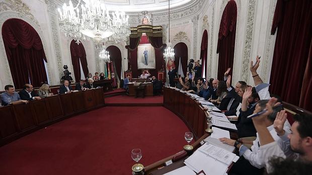 La falta de concreción del borrador del presupuesto obliga a retrasar el Pleno