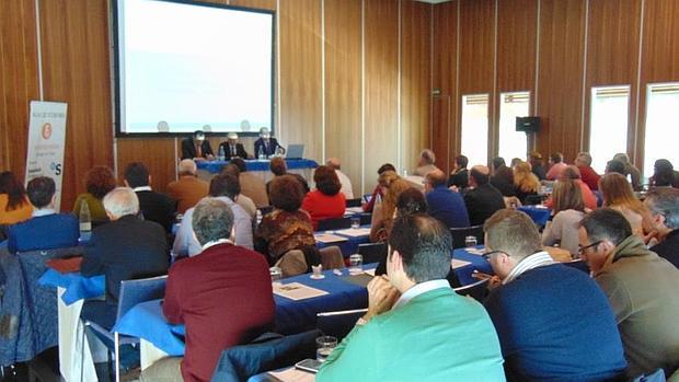 Acto del Aula de Economía del Colegio Oficial