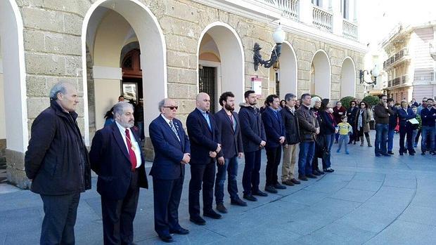 Cádiz se une al rechazo a los atentados de Bruselas