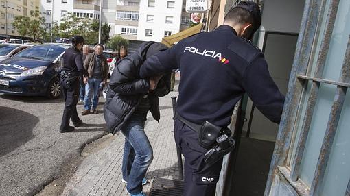 Jonathan M. entra en el juzgado de guardia