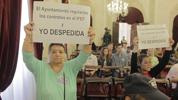 El PSOE pide a Kichi que retire a Laura Jiménez del IFEF y que asuma sus competencias